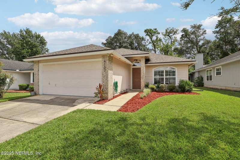 3 bedroom Single Family Residence at 6107 Alpenrose Avenue, Belle Rive, Jacksonville — photo 1