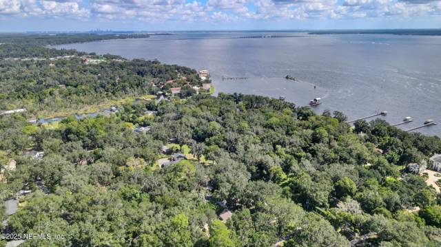 Holly Point