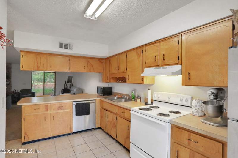 2 bedroom Townhouse at 11535 Dunes Way Drive, Dunes Townhomes, Jacksonville — photo 4