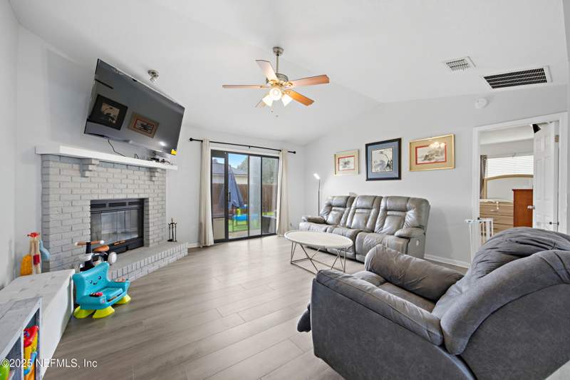 3 bedroom Single Family Residence at 12429 Safeshelter Drive, Cobblestone, Jacksonville — photo 4