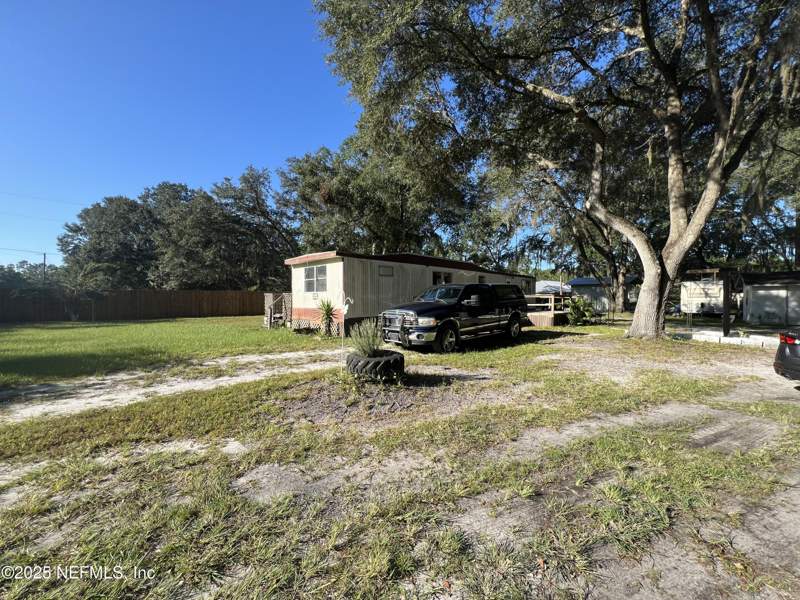 2 bedroom Manufactured Home at 205 Gas Pipeline Road, Metes & Bounds, Palatka — photo 2