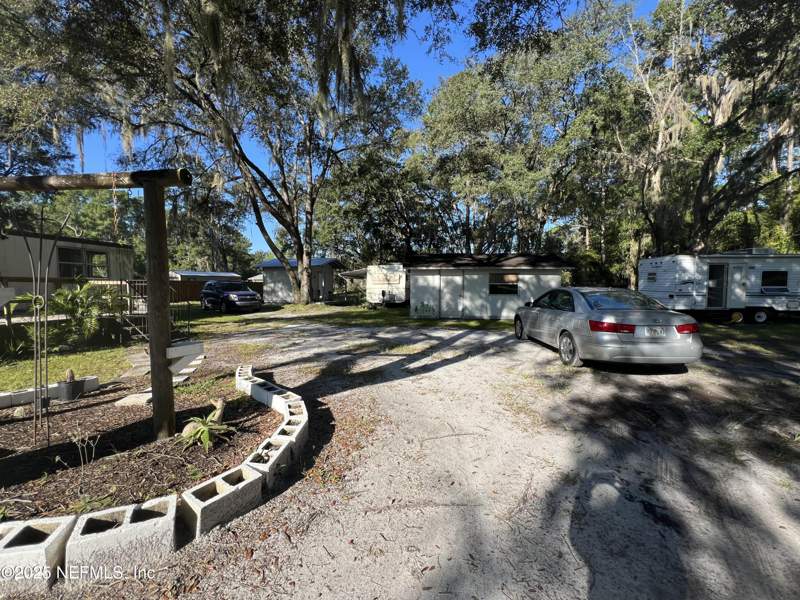 2 bedroom Manufactured Home at 205 Gas Pipeline Road, Metes & Bounds, Palatka — photo 3