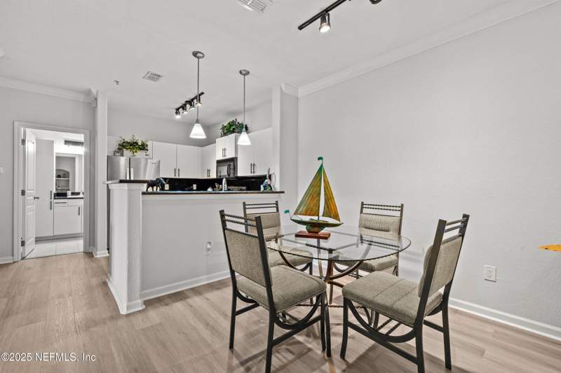 2 bedroom Condominium at 8290 Gate Parkway #1109, Gardens Of Bridgehampton, Jacksonville — photo 5