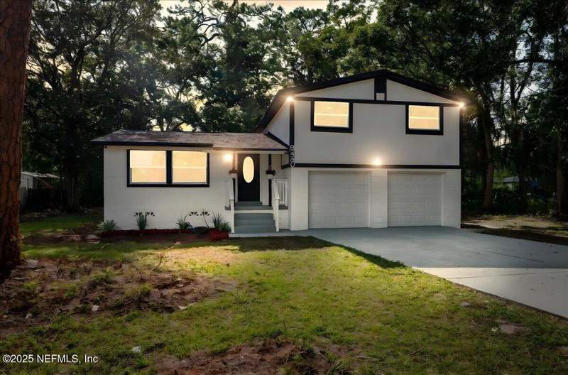 3 bedroom Single Family Residence at 9480 Carbondale Drive, Fairview, Jacksonville — photo 2