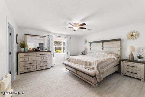 3956 Tara Hall Drive, Jacksonville FL - photo 18 of 41