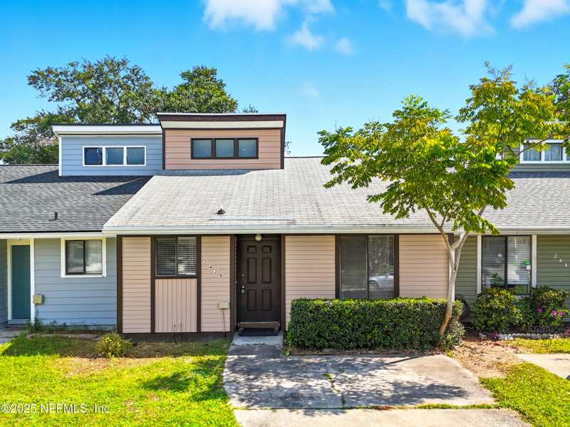 2 bedroom Townhouse at 2439 N Seabury Place, Alden Trace, Jacksonville — photo 1