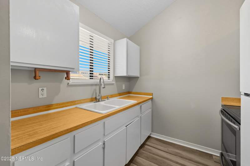 2 bedroom Townhouse at 2439 N Seabury Place, Alden Trace, Jacksonville — photo 4
