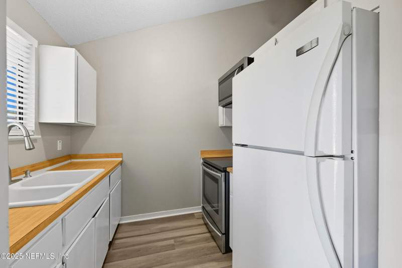 2 bedroom Townhouse at 2439 N Seabury Place, Alden Trace, Jacksonville — photo 5