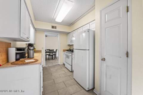 3401 Townsend Boulevard #408, Jacksonville FL - photo 13 of 22