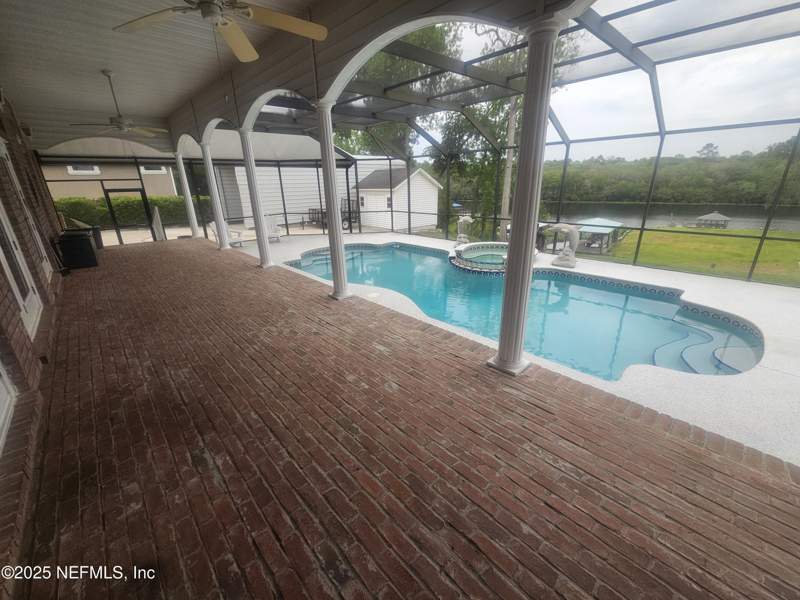 5 bedroom Single Family Residence at 435 Lake Asbury Drive, Lake Asbury, Green Cove Springs — photo 2