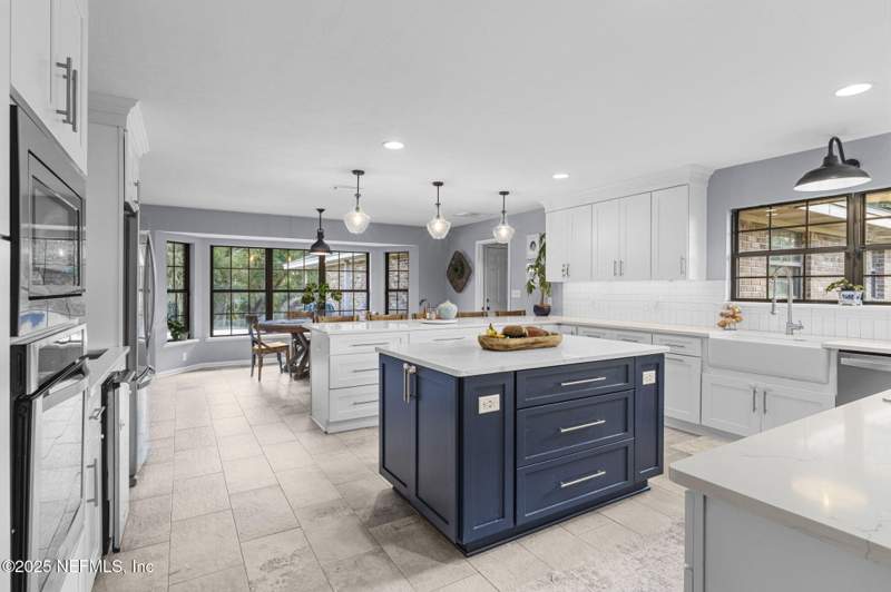 3 bedroom Single Family Residence at 105 Dairy Road, Melrose, Melrose — photo 3