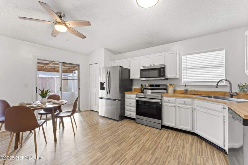 4 bedroom Single Family Residence at 305 Carriann Cove Trail, Cross Creek Villas, Jacksonville — photo 3