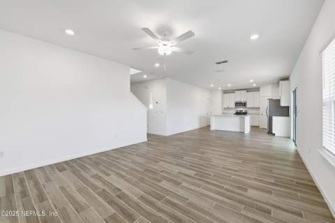9852 Lemon Balm Way, Jacksonville FL - photo 10 of 48