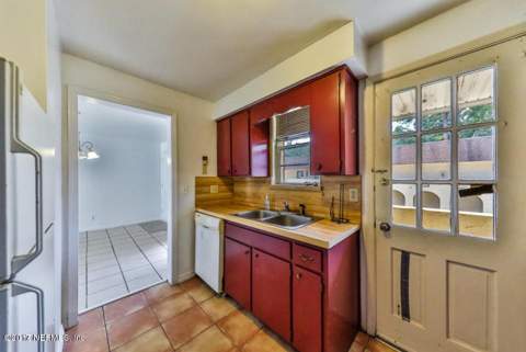 1713 El Camino Road #7, Jacksonville FL - photo 8 of 17