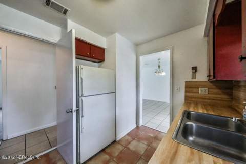 1713 El Camino Road #7, Jacksonville FL - photo 9 of 17
