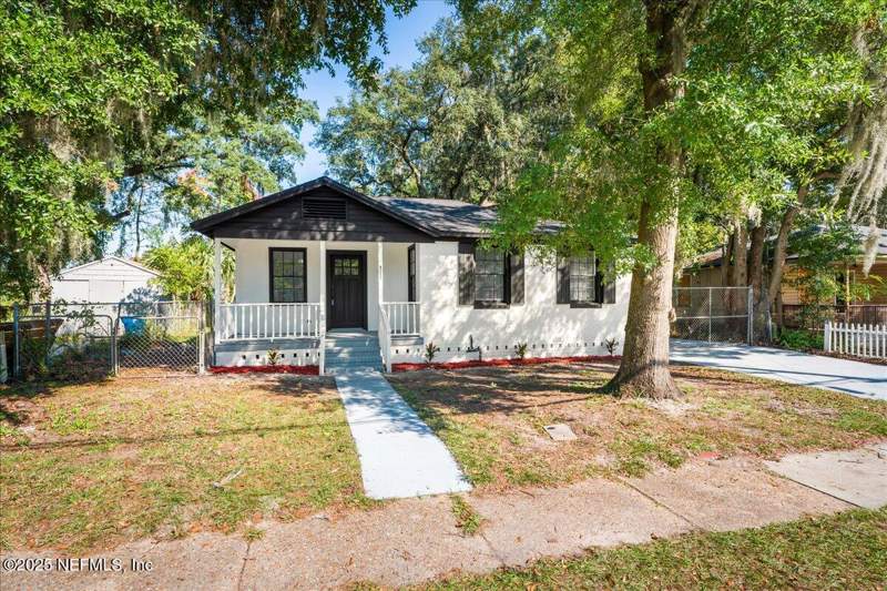 3 bedroom Single Family Residence at 8135 Paul Jones Drive, Lake Forest, Jacksonville — photo 2