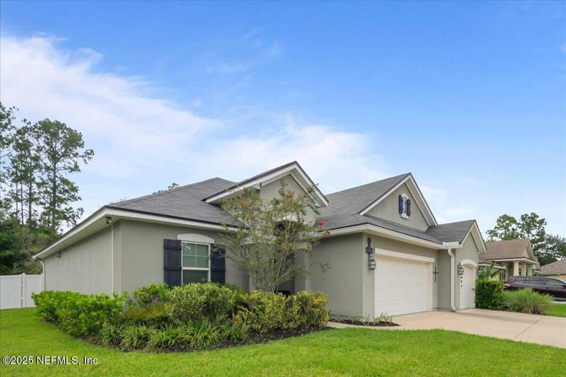3 bedroom Single Family Residence at 10864 Stanton Hills Drive, Trails At Bent Creek, Jacksonville — photo 2