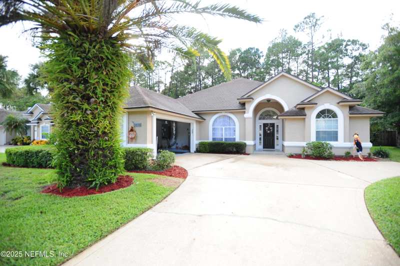 4 bedroom Single Family Residence at 9108 Timberlin Lake Road, Timberlin Parc, Jacksonville — photo 1