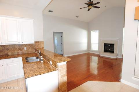 9108 Timberlin Lake Road, Jacksonville FL - photo 12 of 37