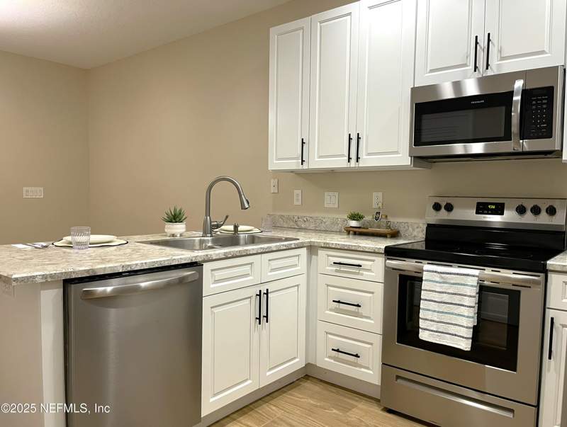 3 bedroom Townhouse at 613 Drake Bay Terrace, Paloma, St. Augustine — photo 3