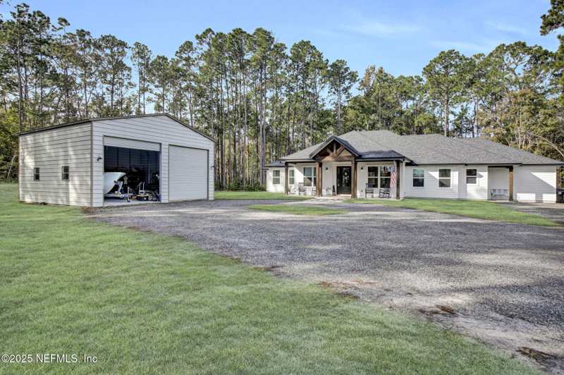 5 bedroom Single Family Residence at 138 Lake Asbury Drive, **verifying Subd**, Green Cove Springs — photo 1