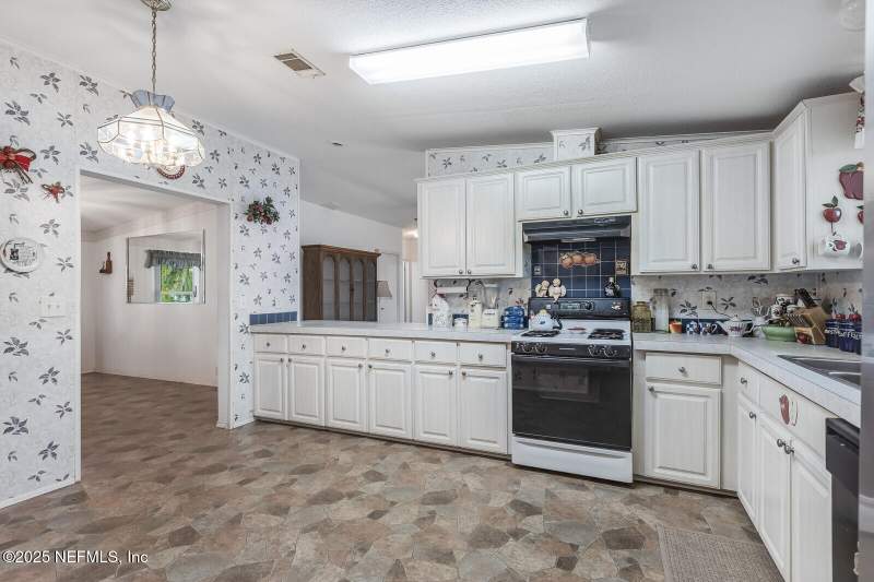 3 bedroom Mobile Home at 101 Palmland Avenue, Riverland Estates, Satsuma — photo 3