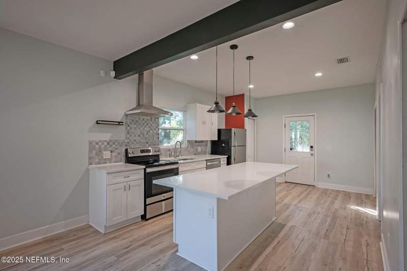 3 bedroom Single Family Residence at 2818 White Avenue, Phillips, Jacksonville — photo 3