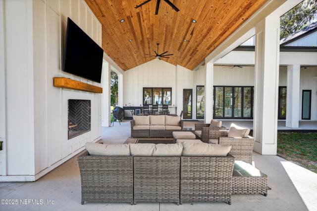 River Oaks Estates
