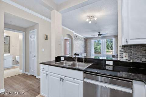 8539 Gate Parkway #9325, Jacksonville FL - photo 9 of 59