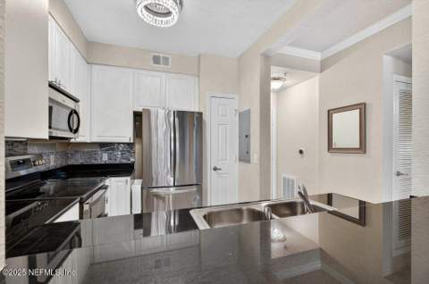 8539 Gate Parkway #9325, Jacksonville FL - photo 8 of 59