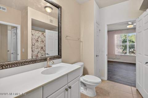 8539 Gate Parkway #9325, Jacksonville FL - photo 16 of 59