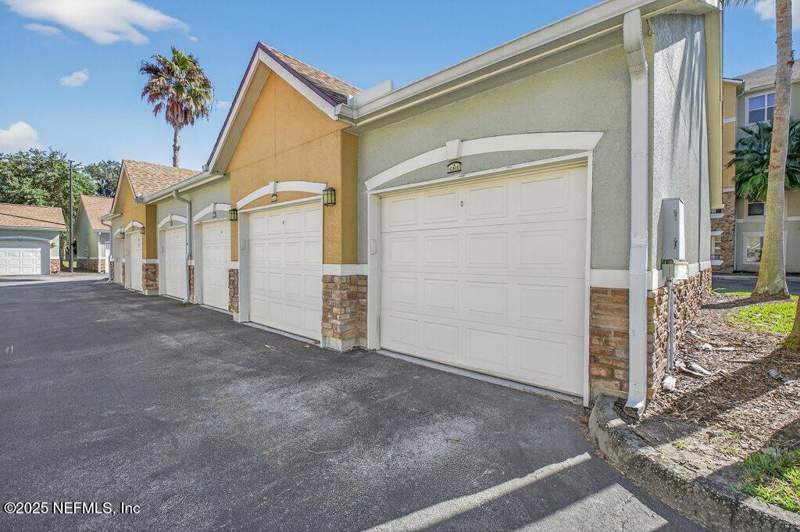 1 bedroom Condominium at 8539 Gate Parkway #9325, Villa Medici, Jacksonville — photo 4