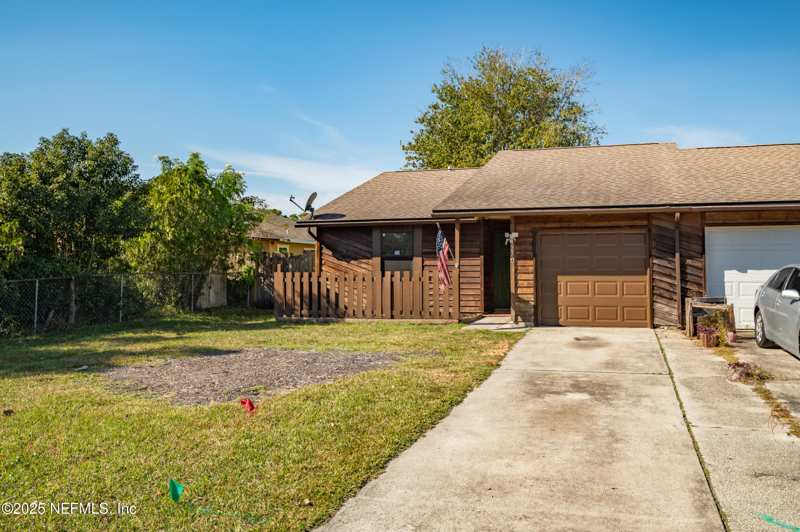 2 bedroom Single Family Residence at 2662 Carmel Court #A, Bay Hill, Orange Park — photo 1