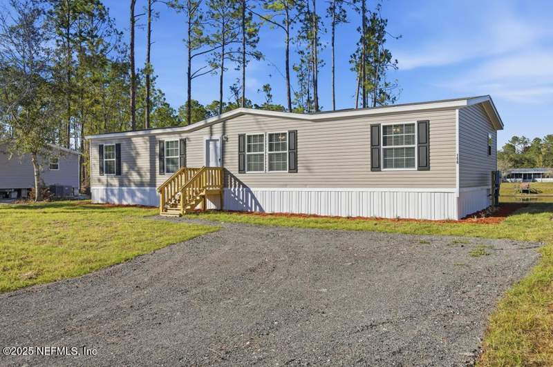 3 bedroom Manufactured Home at 156 Wallace Street, Interlachen Lakes Estates, Interlachen — photo 2