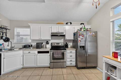 12311 Sondra Cove Trail, Jacksonville FL - photo 10 of 29