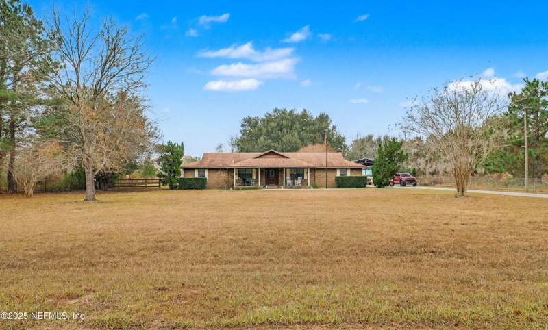 3 bedroom Single Family Residence at 820 Golf Club Road, Macclenny, Macclenny — photo 4
