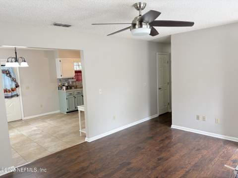 1180 Wycoff Avenue, Jacksonville FL - photo 6 of 20