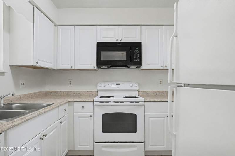 1 bedroom Condominium at 1530 El Prado Road #1, Southbrook Condo, Jacksonville — photo 4