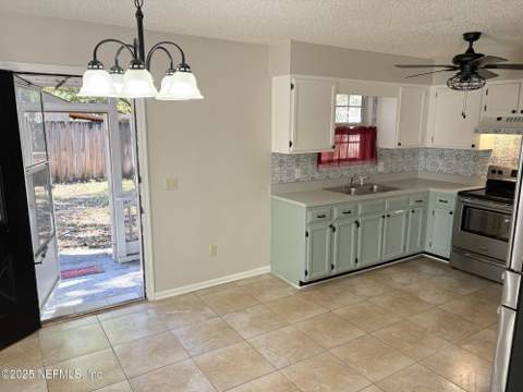 1180 Wycoff Avenue, Jacksonville FL - photo 8 of 20