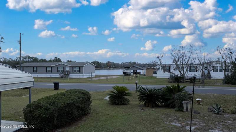 2 bedroom Mobile Home at 159 Jewel Avenue, Rocky-faye Ranch 2, Interlachen — photo 2
