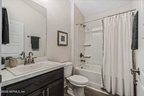 8223 Helmsley Boulevard, Jacksonville FL - photo 15 of 17