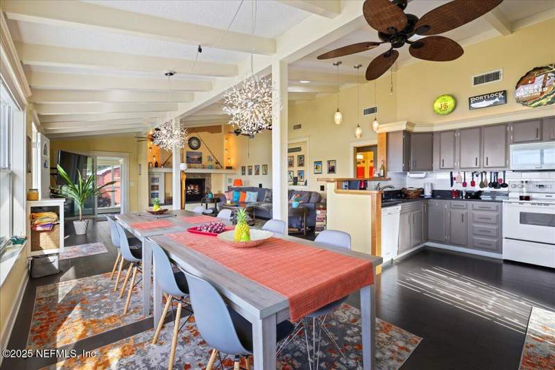 3 bedroom Single Family Residence at 802 Lemon Avenue, Crescent Hill, Crescent City — photo 4