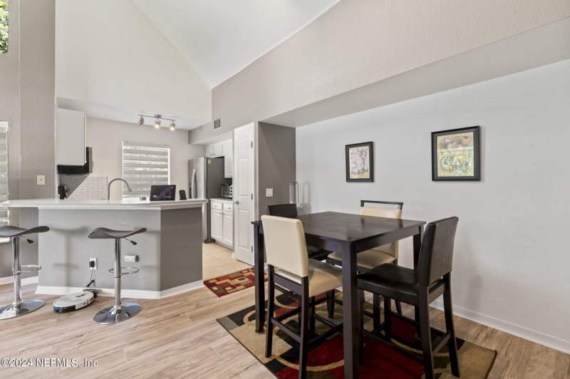 2 bedroom Condominium at 13703 Richmond Park Drive #1406, Bishops Court, Jacksonville — photo 5