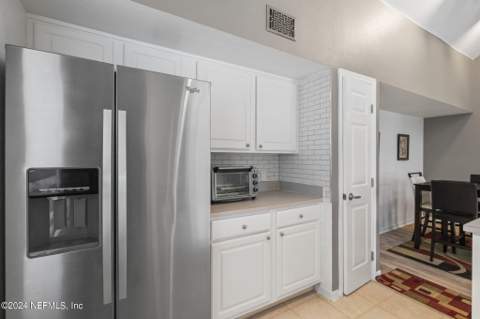 13703 Richmond Park Drive #1406, Jacksonville FL - photo 12 of 59