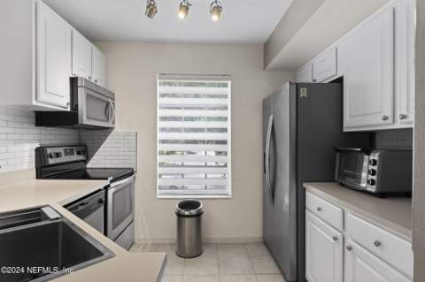 13703 Richmond Park Drive #1406, Jacksonville FL - photo 15 of 59