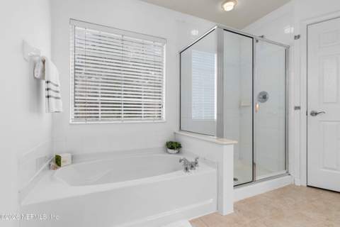 3897 Lionheart Drive, Jacksonville FL - photo 19 of 37