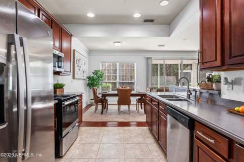 3897 Lionheart Drive, Jacksonville FL - photo 10 of 37