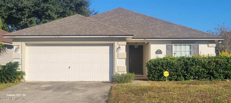 3 bedroom Single Family Residence at 11933 Hayden Lakes Circle, Hayden Lakes, Jacksonville — photo 1