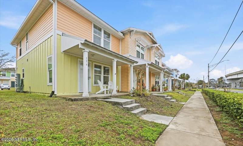 3 bedroom Townhouse at 156 Sandy Beach Lane, Oceangate, Atlantic Beach — photo 2