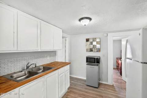 5021 Shannon Avenue, Jacksonville FL - photo 8 of 20
